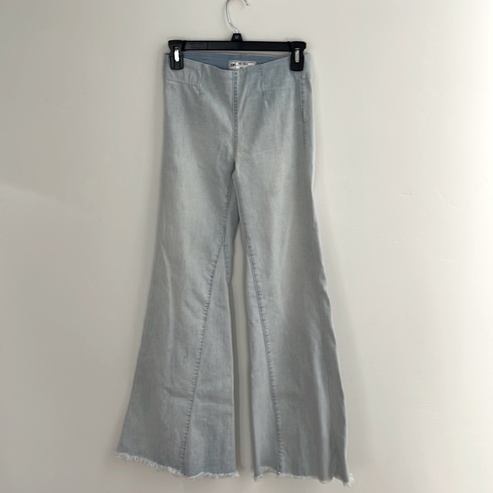 Keep it cool with these retro bell bottoms ;)